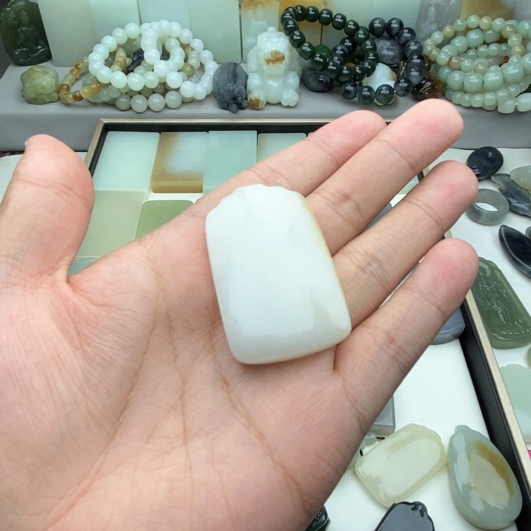 ꧁***꧂颈饰未镶嵌和田玉