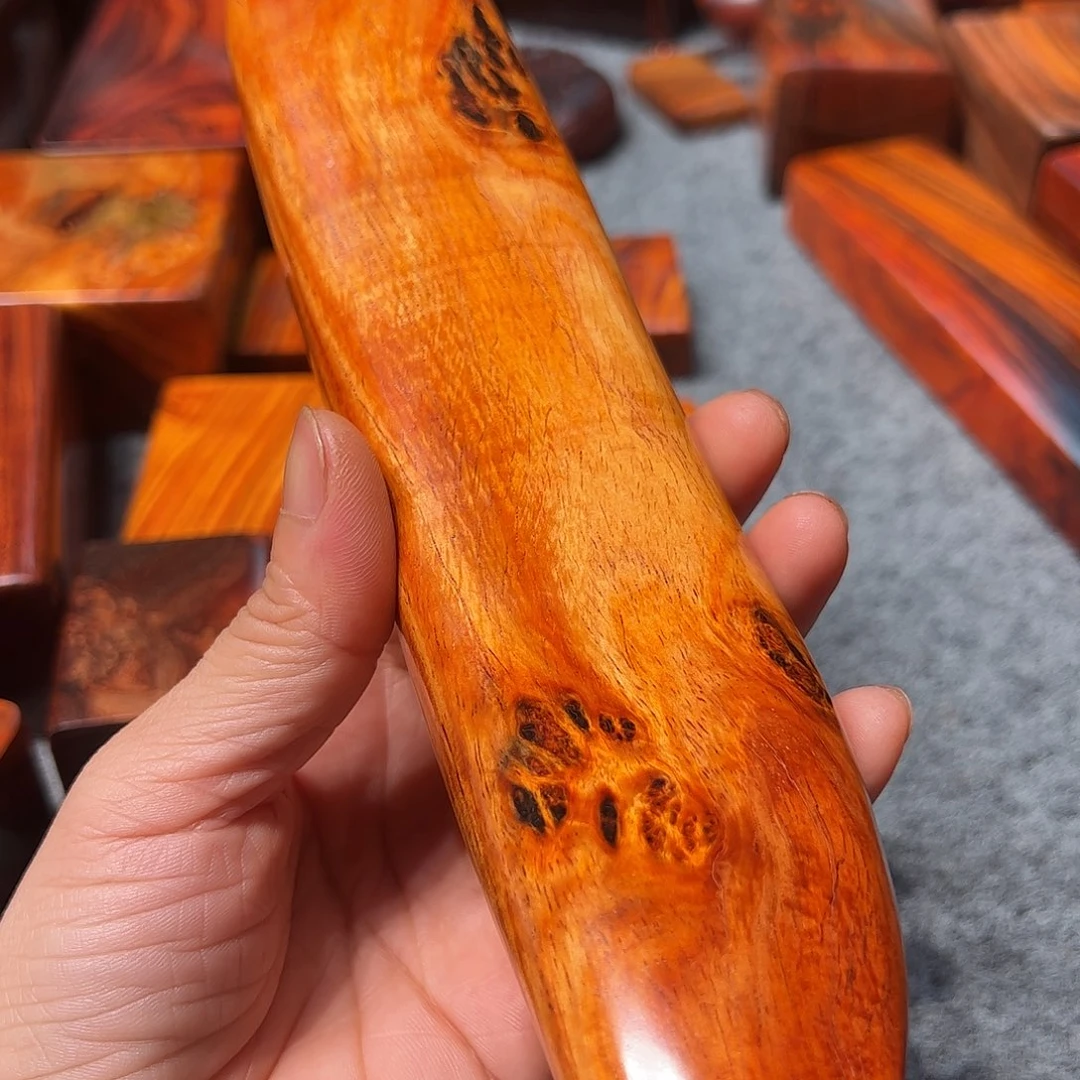 交趾黄檀（大红酸枝）✞****✞