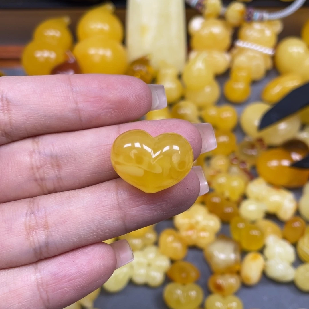 琥珀未镶嵌珠宝奇石