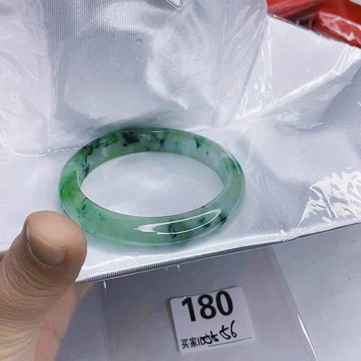 翡翠未镶嵌手镯一图一物实物为准（微瑕处理）