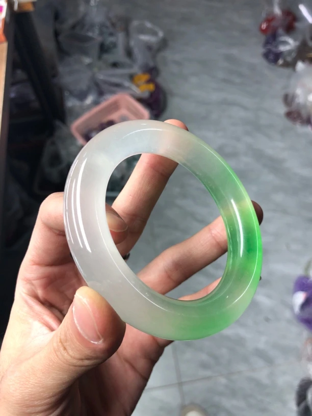 半山水绿胖圆条手镯