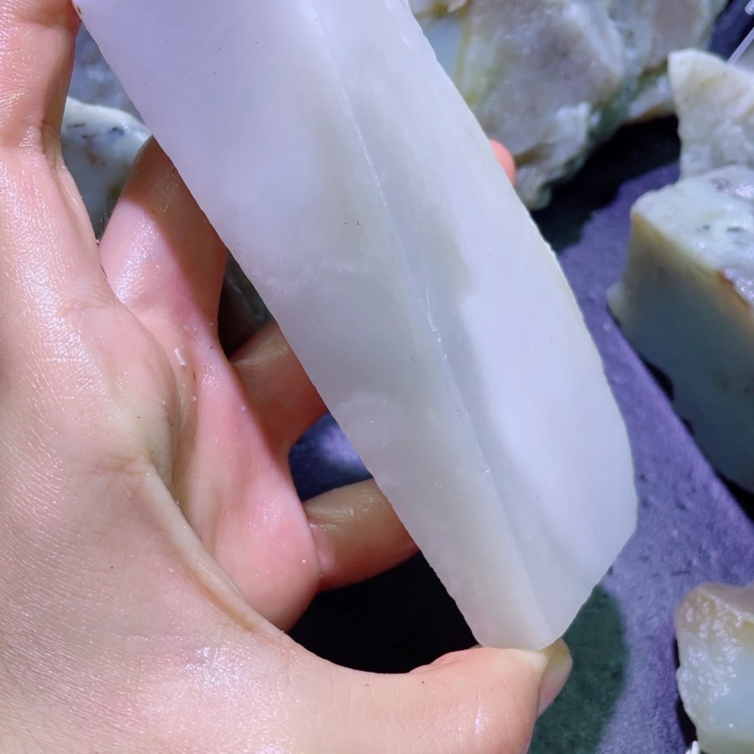 和田玉未镶嵌珠宝半成品