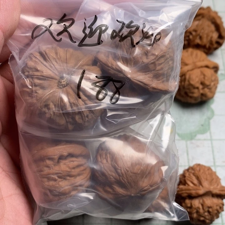 欢****文玩核桃把件核桃