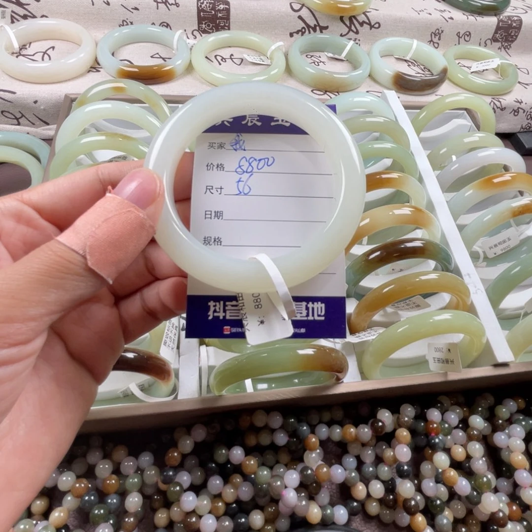 和田玉手镯未镶嵌我****儿