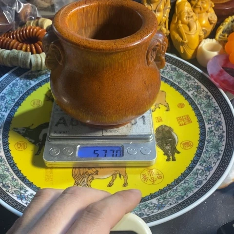 瓷片—寻呼台的一个小女孩在一个