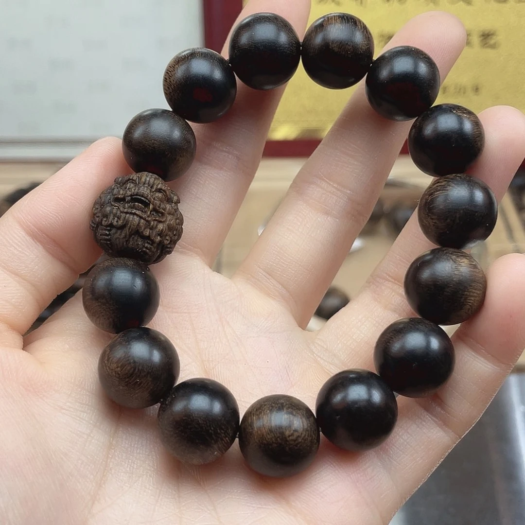 沉香碎屑沉香无***1越南芽庄白棋雷击玉化瘤疤料1.4