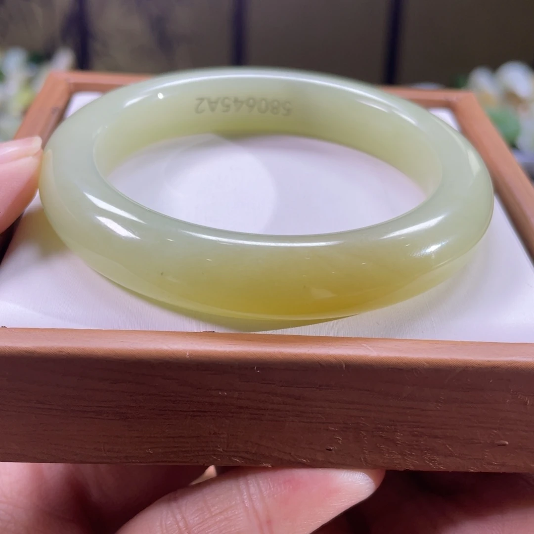 和田玉未镶嵌手镯58圈