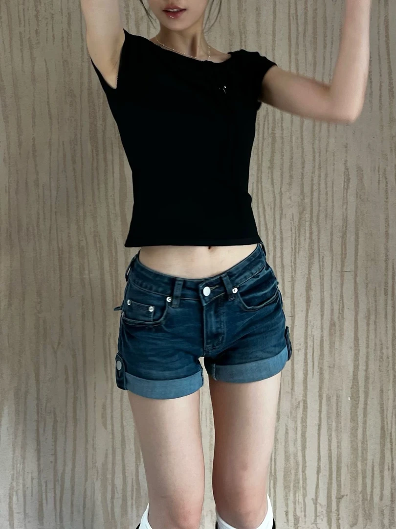 2025年新款复古小丑袋刺绣卷边弹力深蓝牛仔夏天短裤女女款纹理