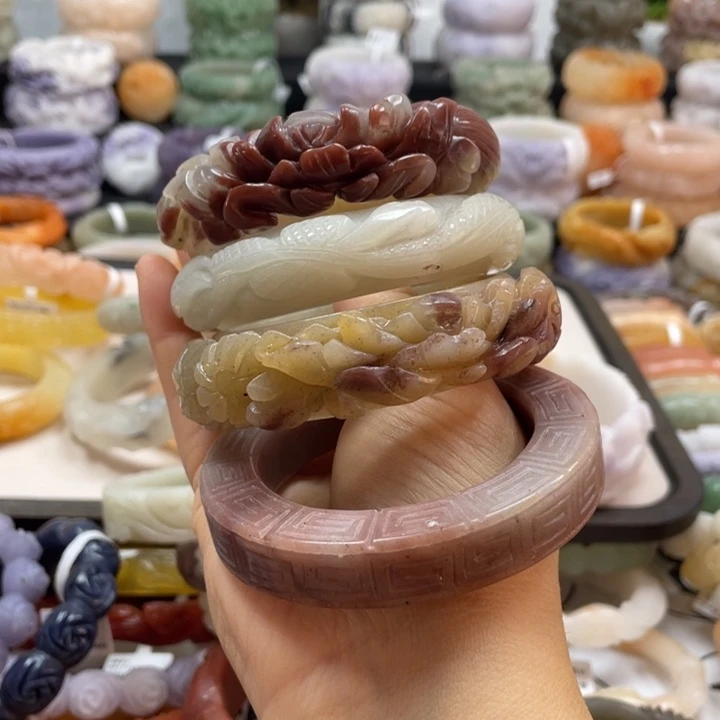 c***i石英质玉未镶嵌手镯