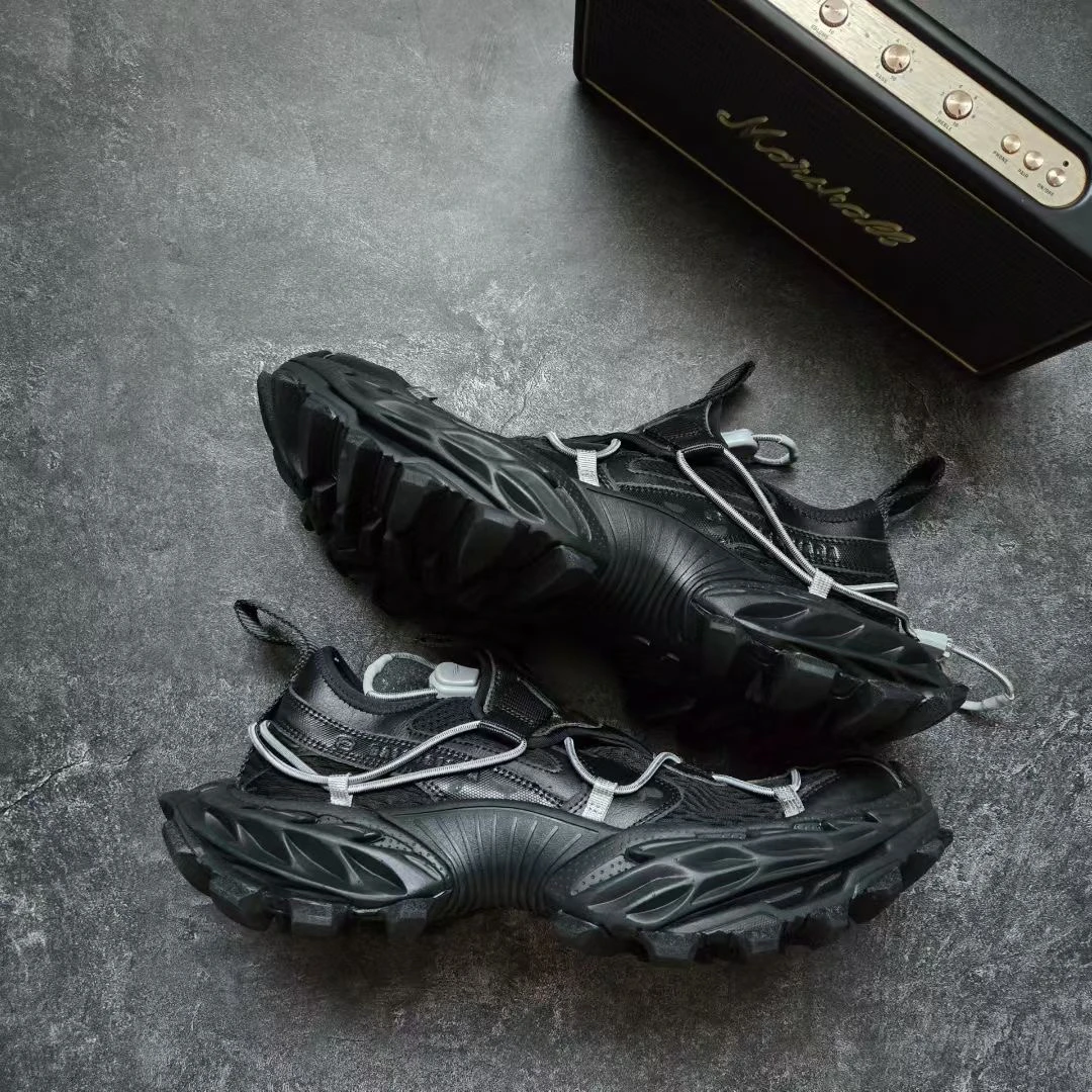 99新 Balenciaga/巴黎世家 HIKE 黑鞋42码