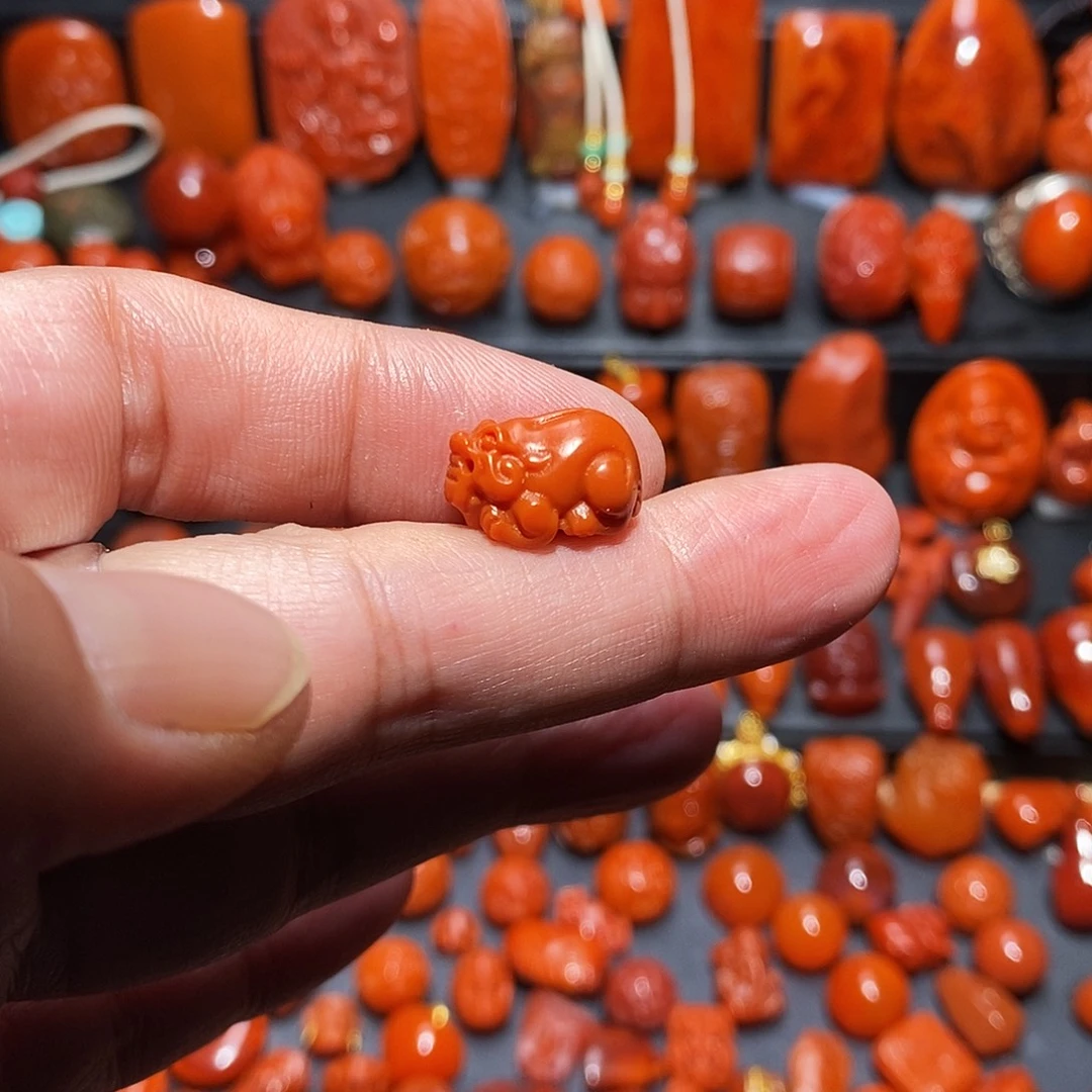 疆***家南红玛瑙未镶嵌精工小貔貅