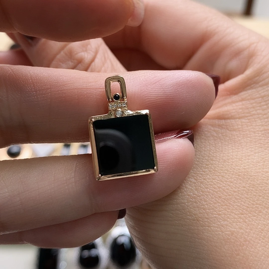 翡翠颈饰18K金镶嵌墨翠