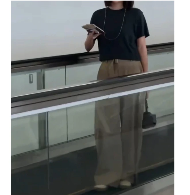 时尚潮流百搭精品女装dgd907