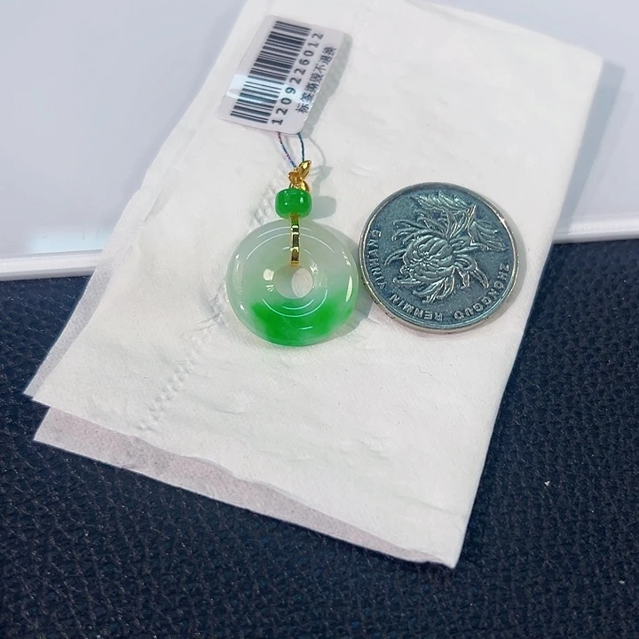 颈饰18K金镶嵌翡翠