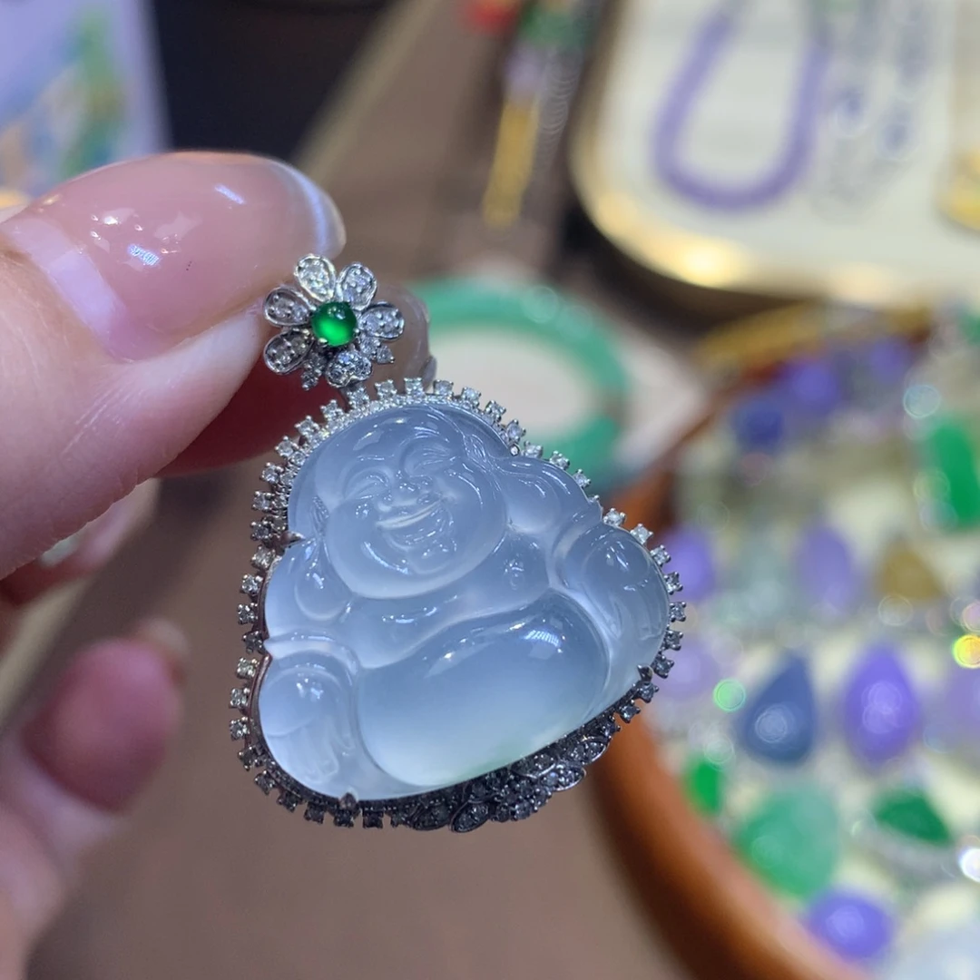 翡翠18K金镶嵌颈饰