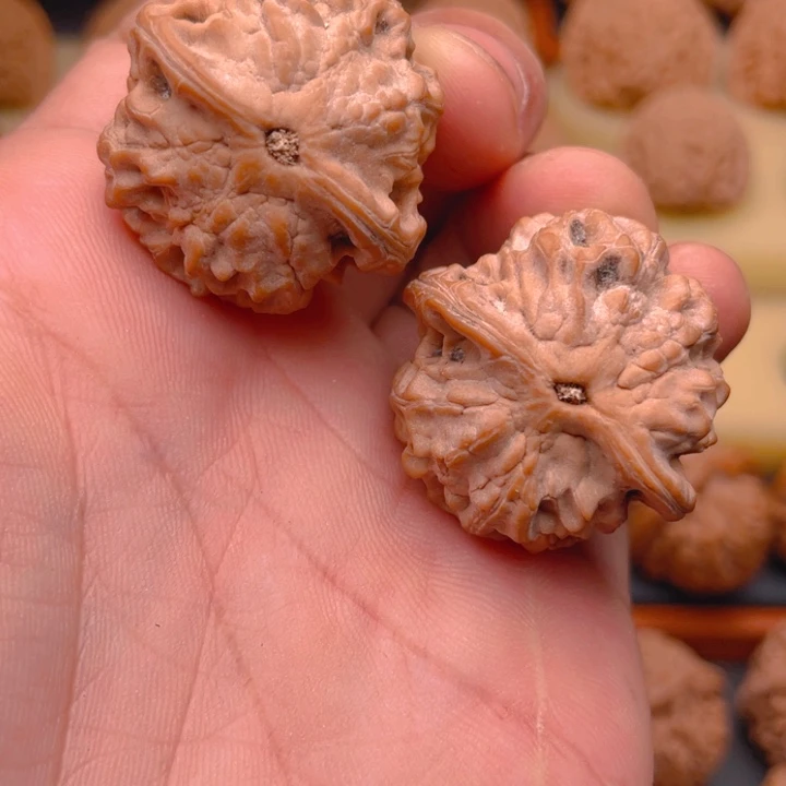 把件文玩核桃33左右小金鱼