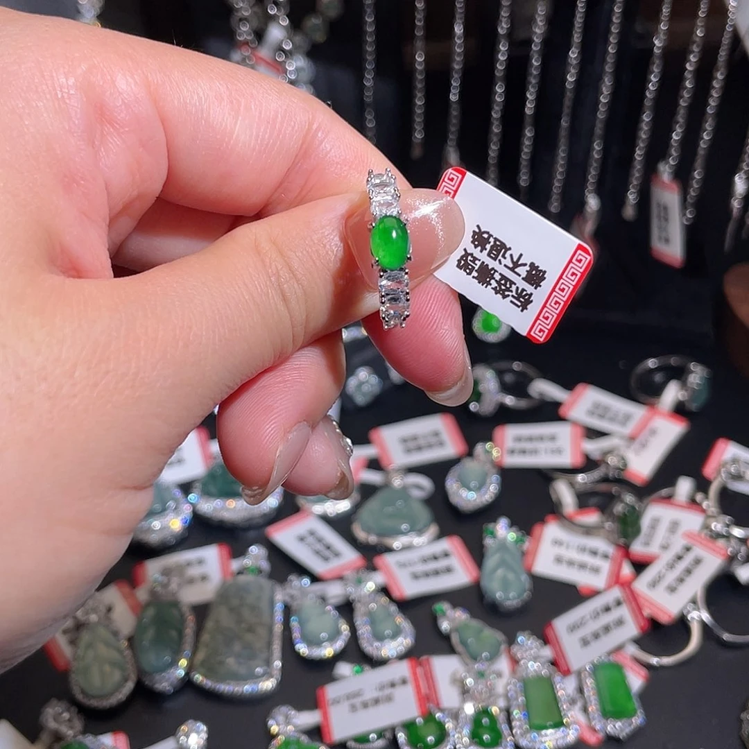 未镶嵌戒指翡翠戒指