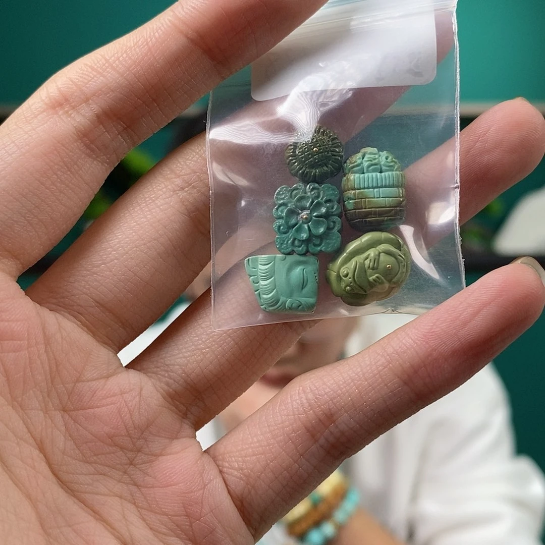 绿松石未镶嵌珠宝奇石
