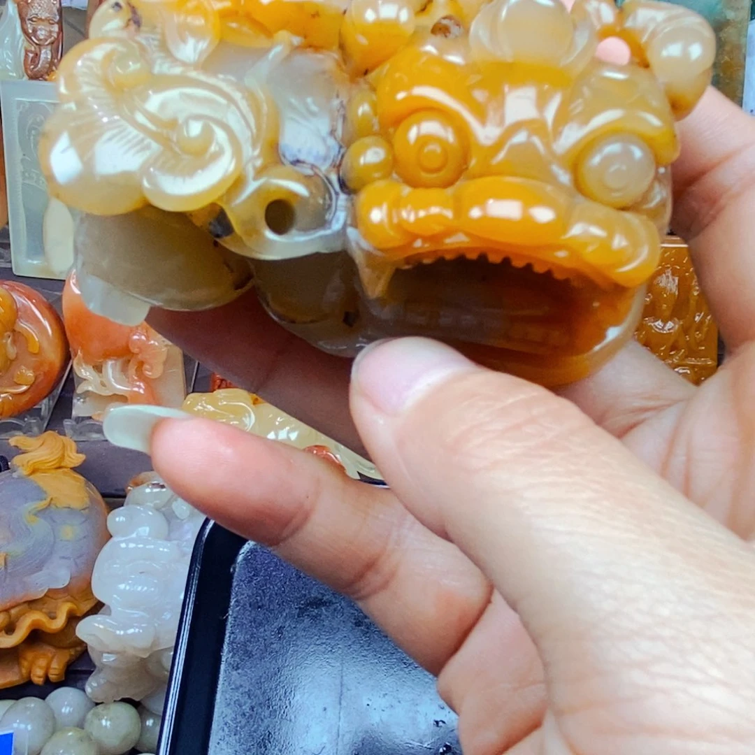 石英质玉（黄龙玉）未镶嵌吊坠(不含链)