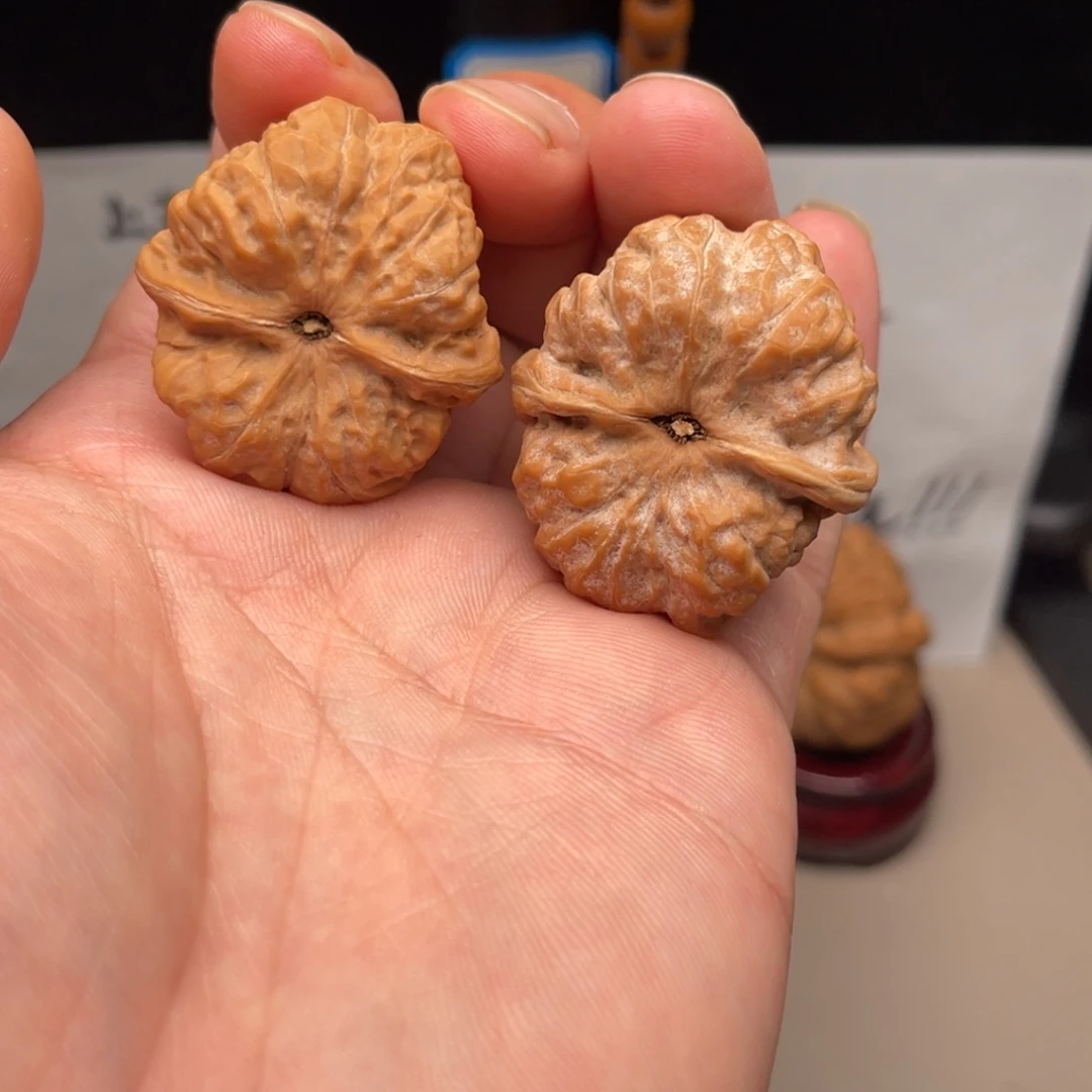 蕊***子文玩核桃吊坠延庆