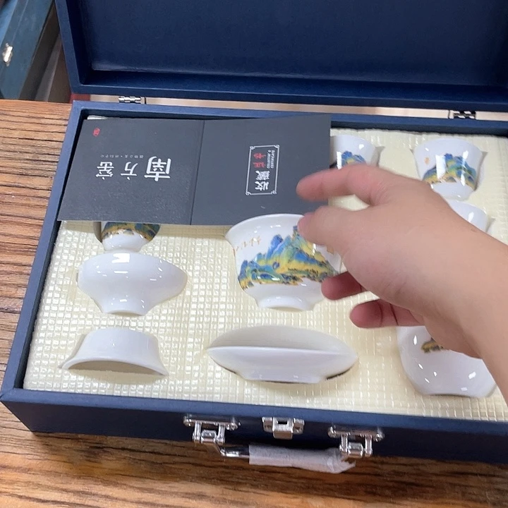 孤品茶具套装等。