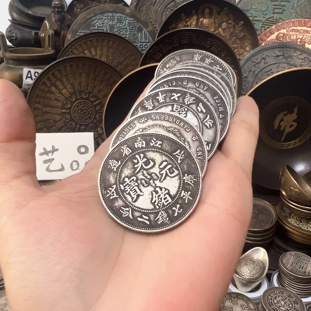 金属复古风格摆件