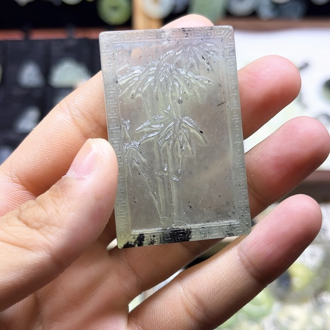 岫玉未镶嵌吊坠(赠链)