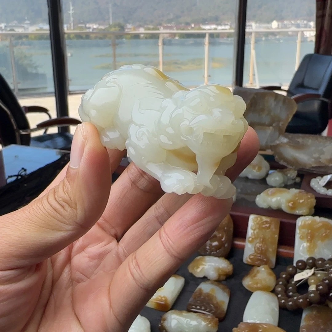 和田玉（糖玉）未镶嵌颈饰