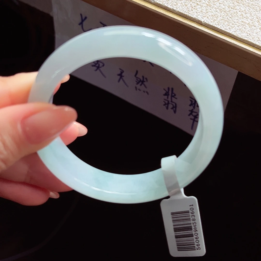 翡翠手镯未镶嵌手镯