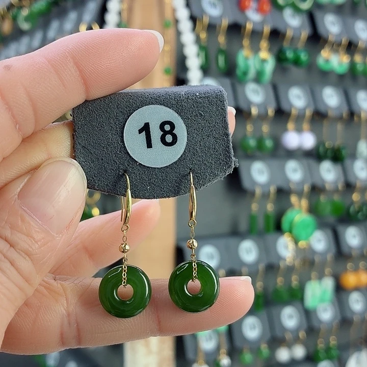 和田玉18K金镶嵌耳饰