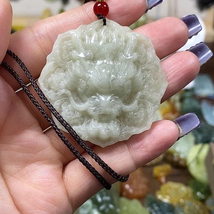 蛇纹石玉吊坠未镶嵌