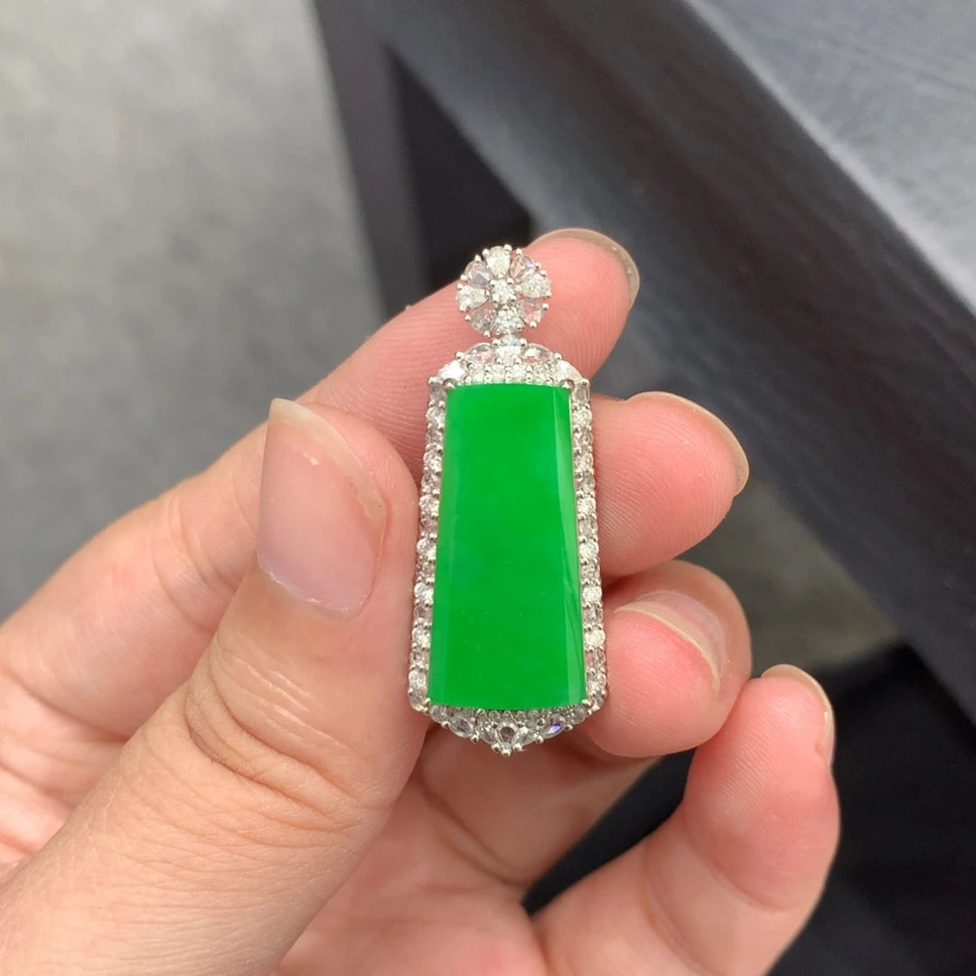 翡翠18K金镶嵌吊坠(不含链)吊坠