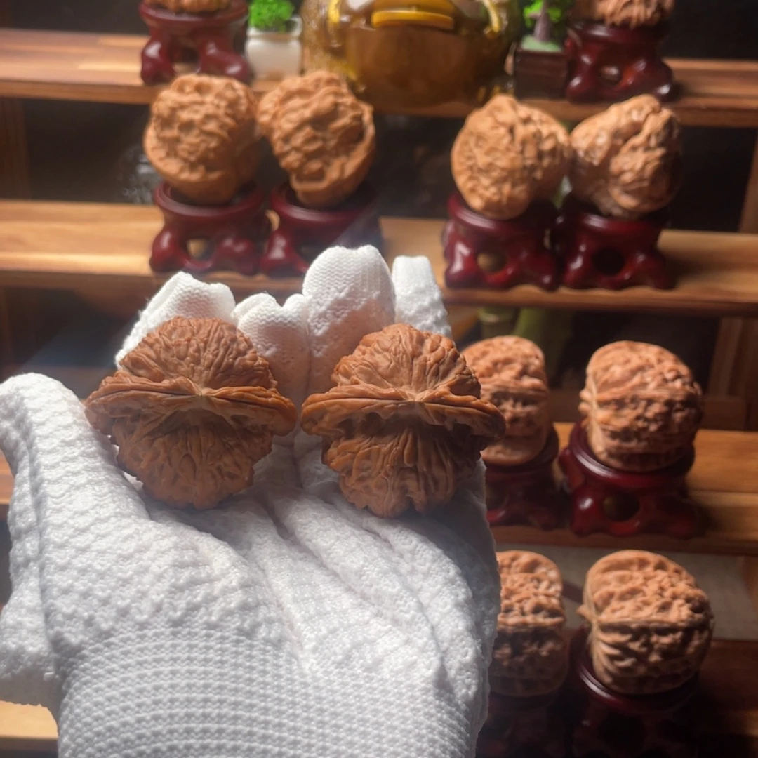 文玩核桃吊坠白狮子43尺