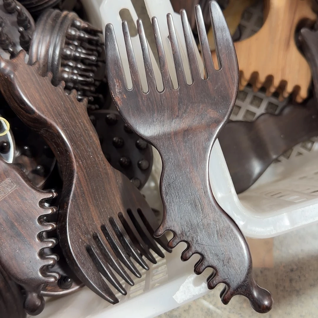 紫光檀凤凰梳子瑕疵