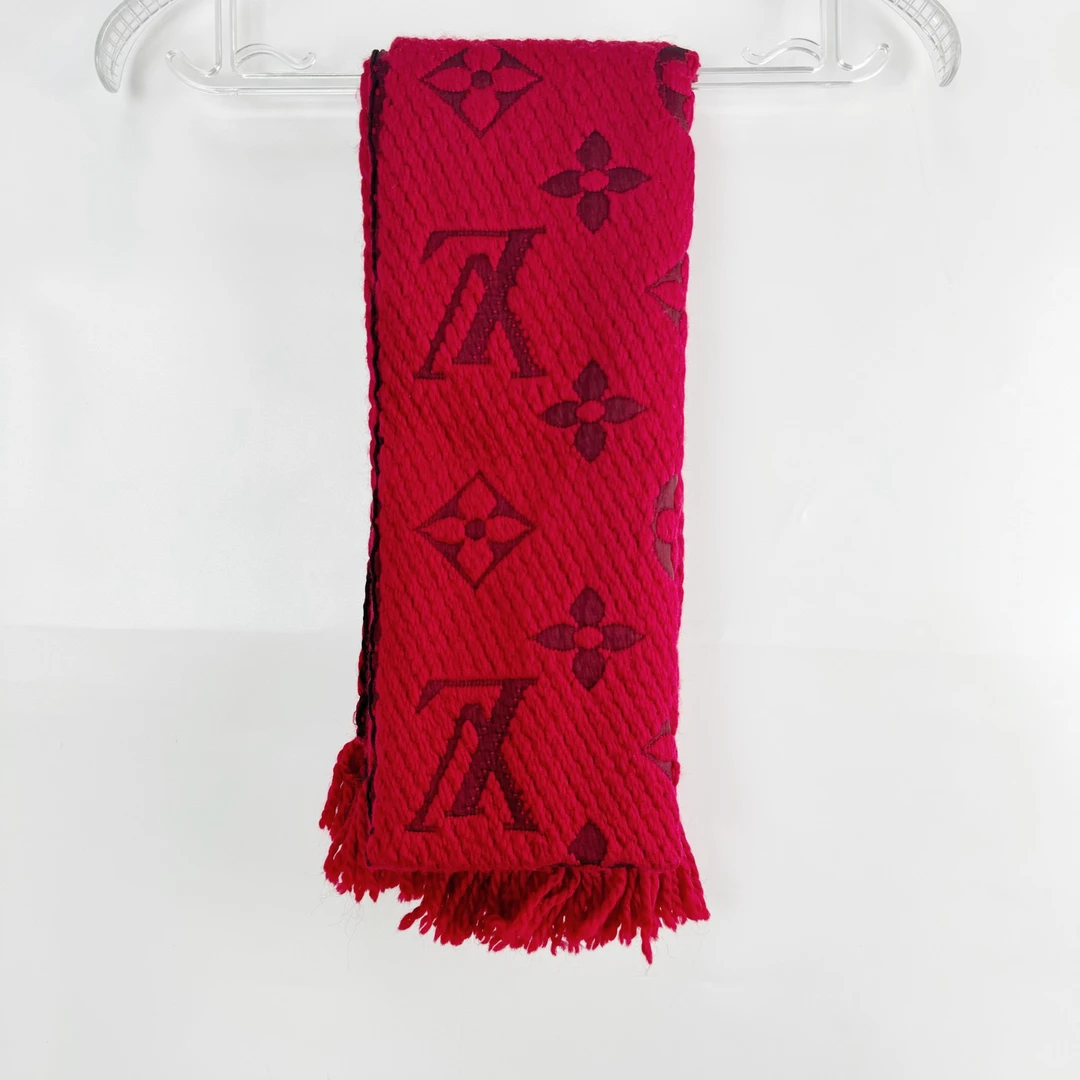 99新 LouisVuitton/路易威登 羊毛红色满印logo流苏围巾 sz0223