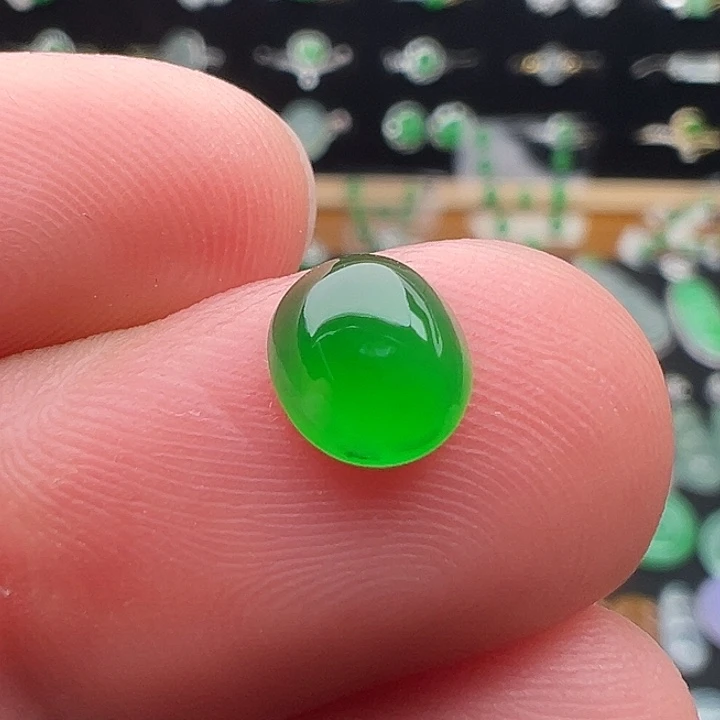 翡翠未镶嵌颈饰蛋面7.1