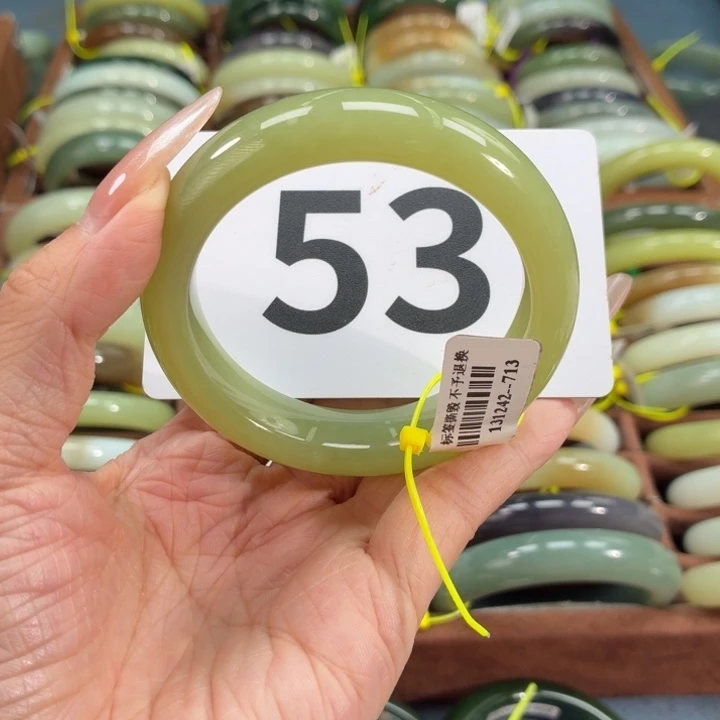 未镶嵌手镯和田玉53