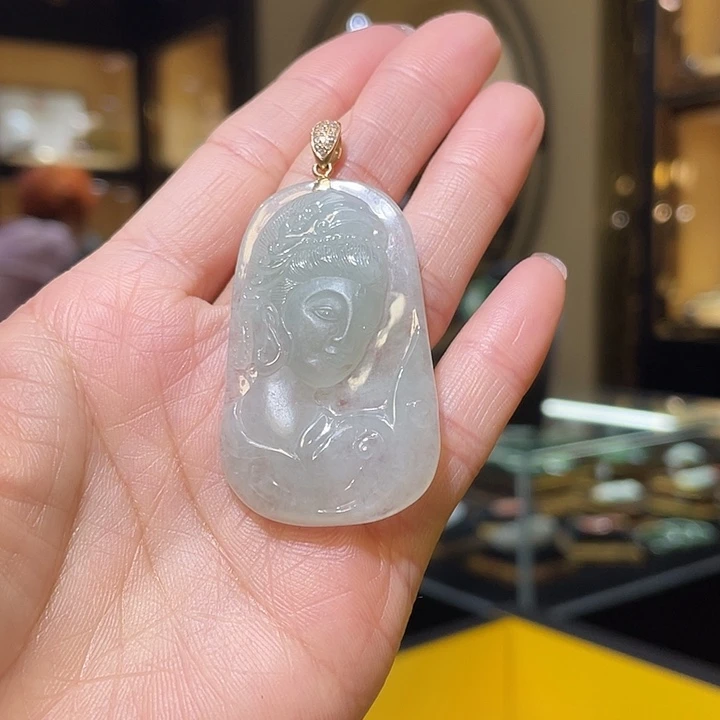 颈饰18K金镶嵌翡翠