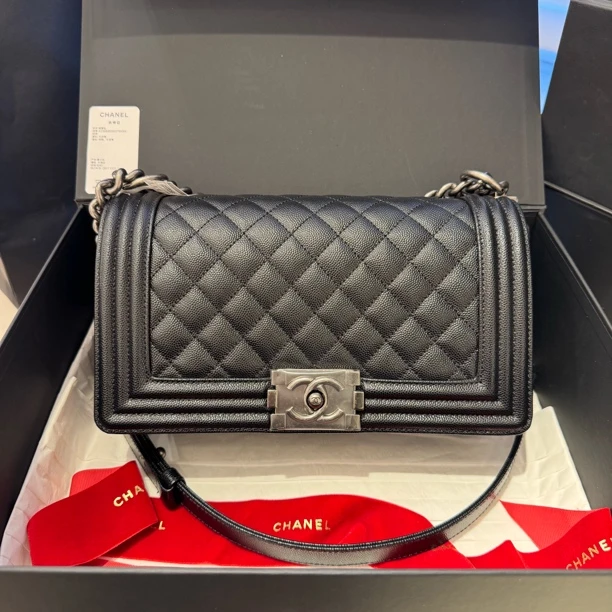 全新未使用 Chanel/香奈儿 黑银leboy中号 24年芯片款 链条斜挎包