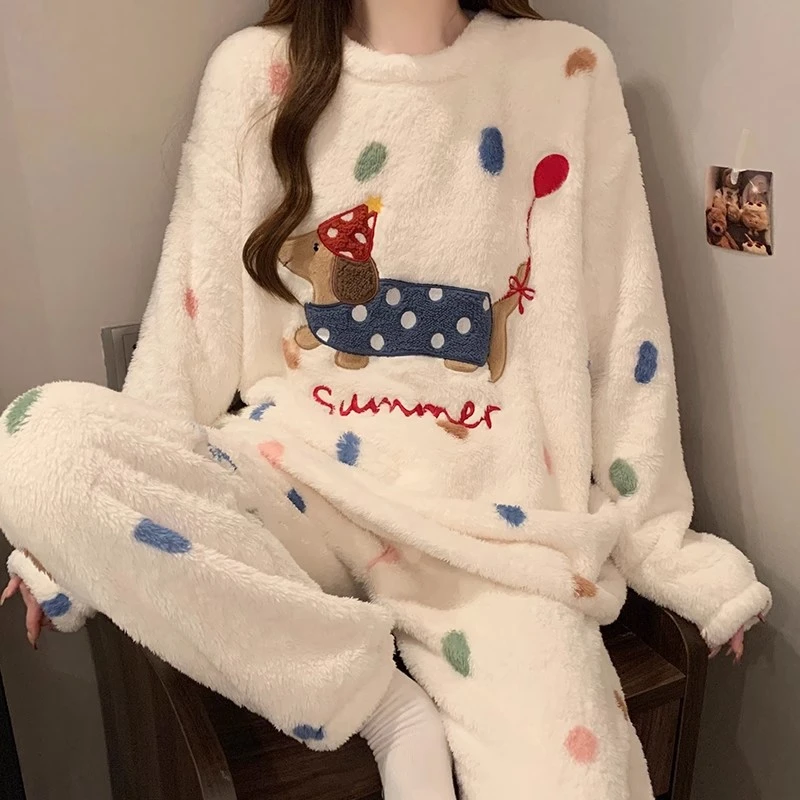 珊瑚绒睡衣女冬季可爱小狗2024新款保暖法兰绒圆领大码家居服套装