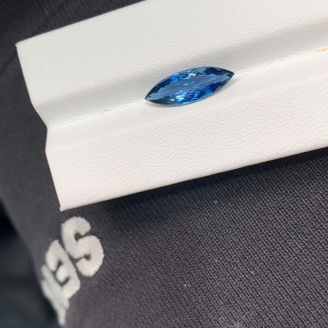 海蓝宝石裸石1.95克拉超级圣玛利亚
