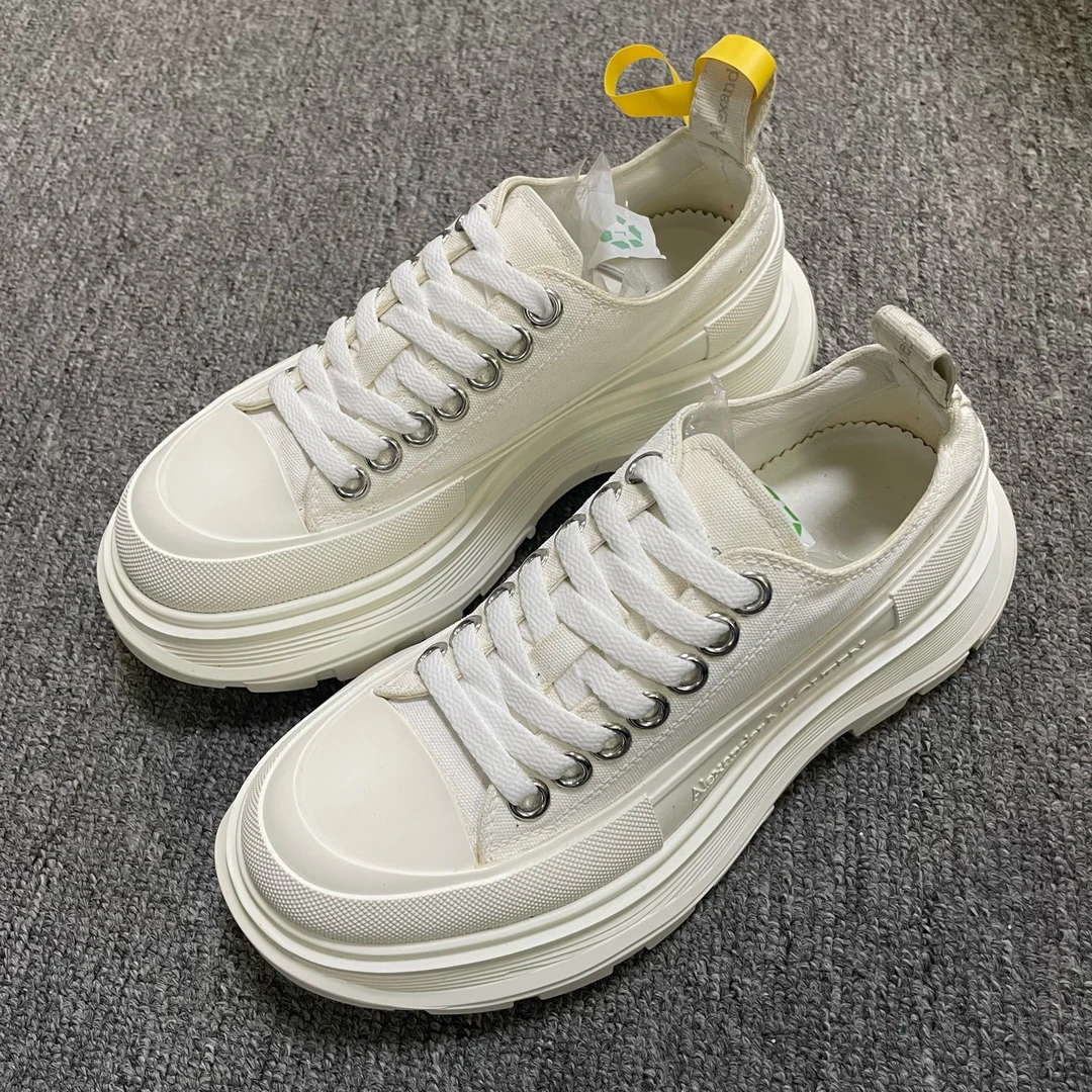 95新 Alexander McQueen/亚历山大·麦昆 及踝马丁靴 35码/11357