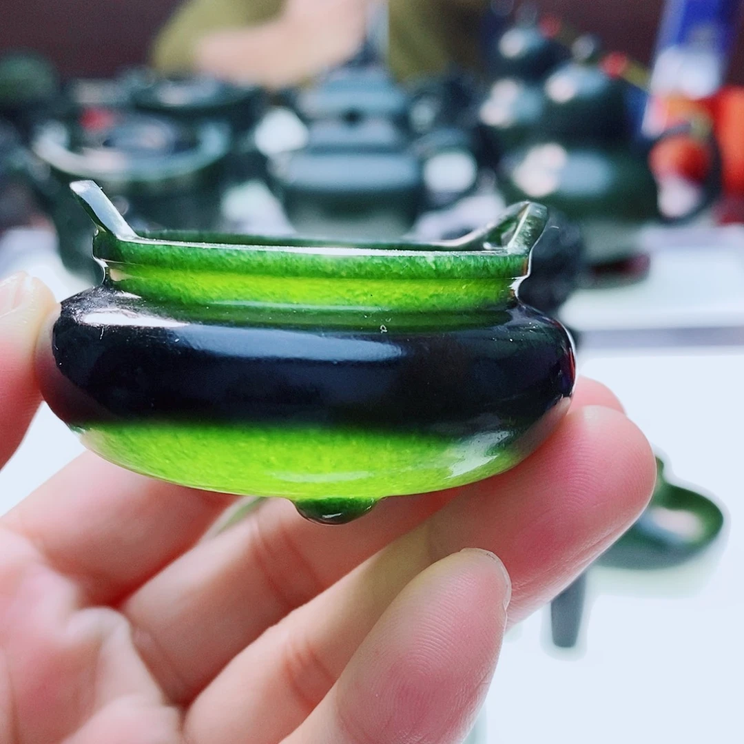 未镶嵌和田玉摆件微瑕裂