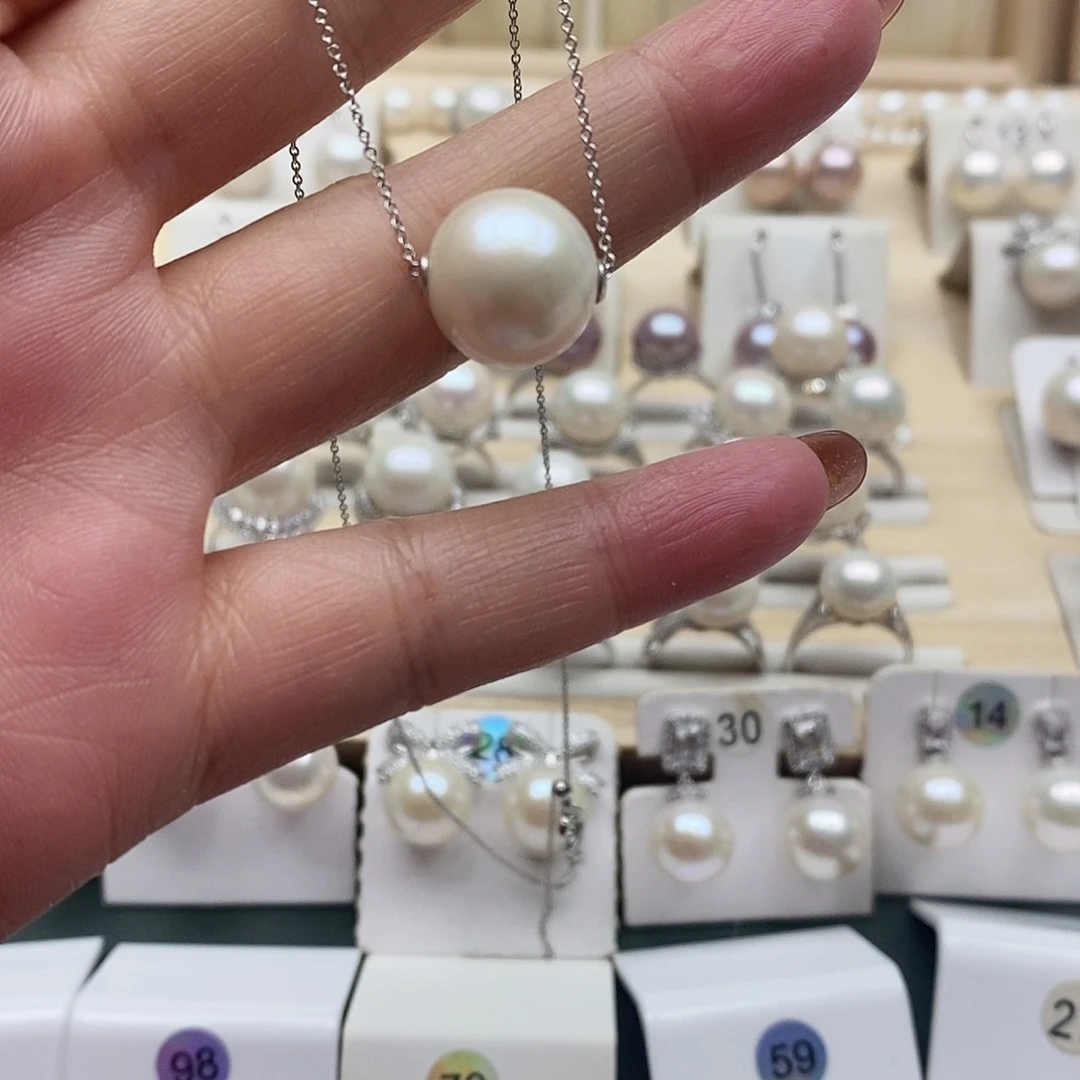 颈饰银S925镶嵌淡水珍珠