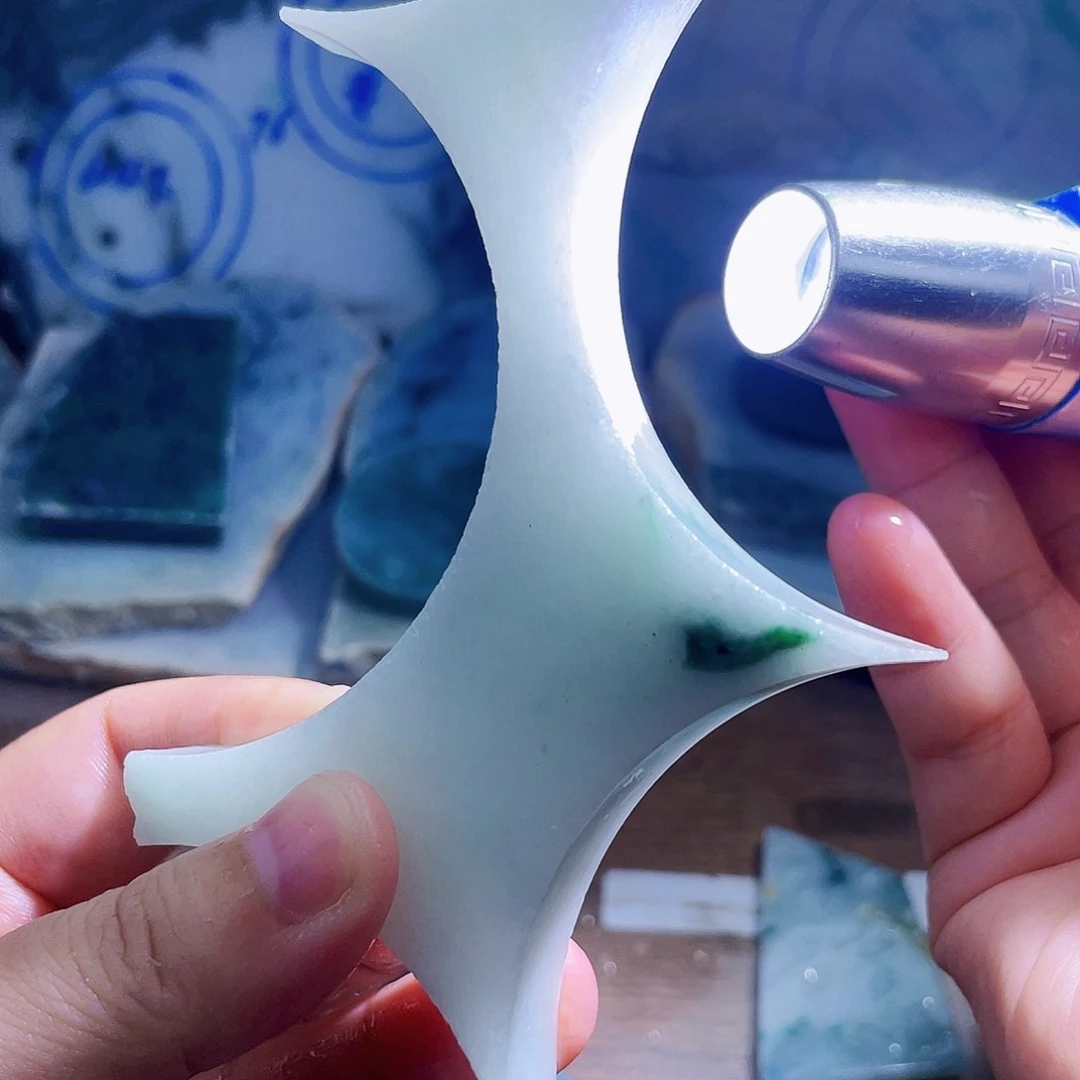 翡翠未镶嵌颈饰毛料34