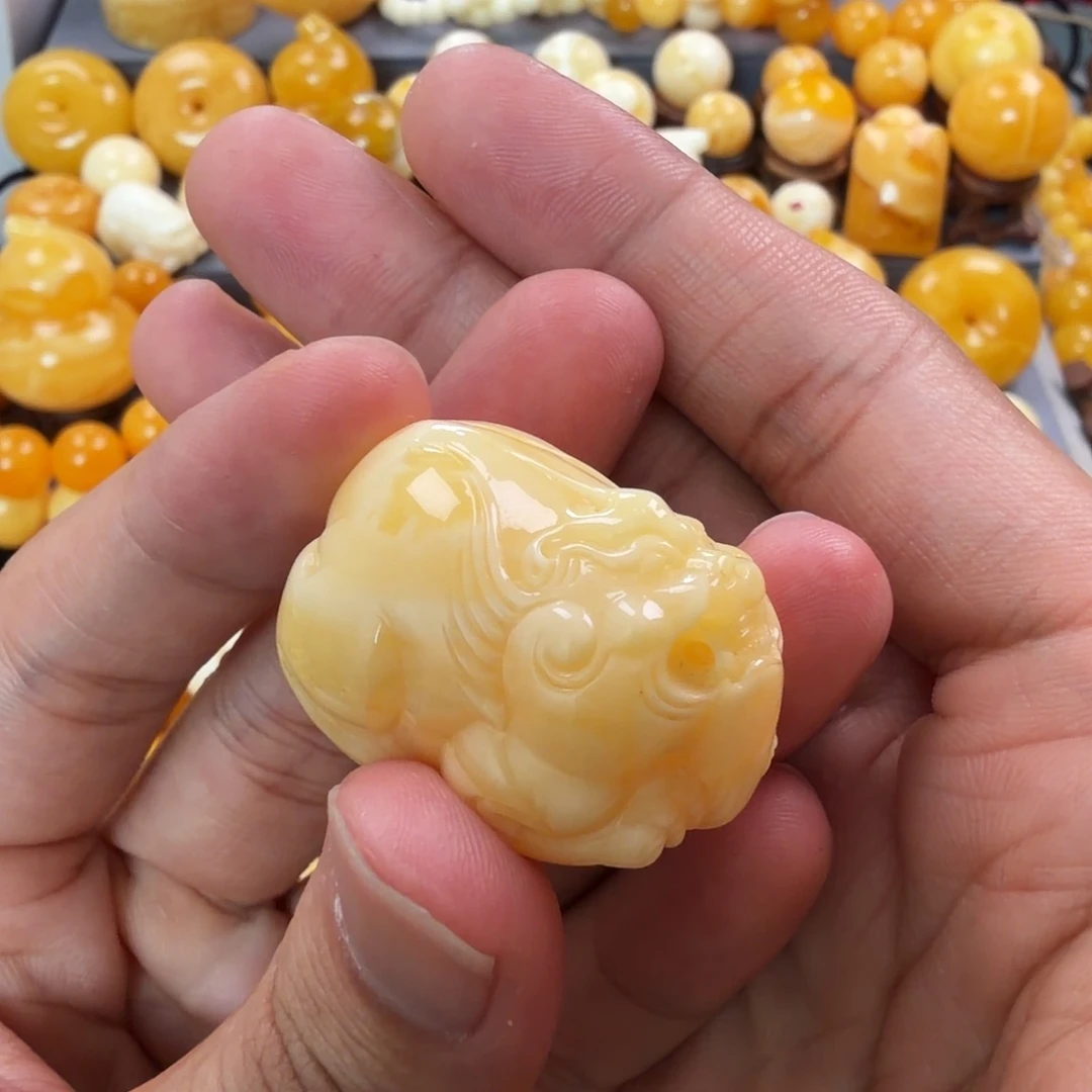 琥珀未镶嵌珠宝奇石