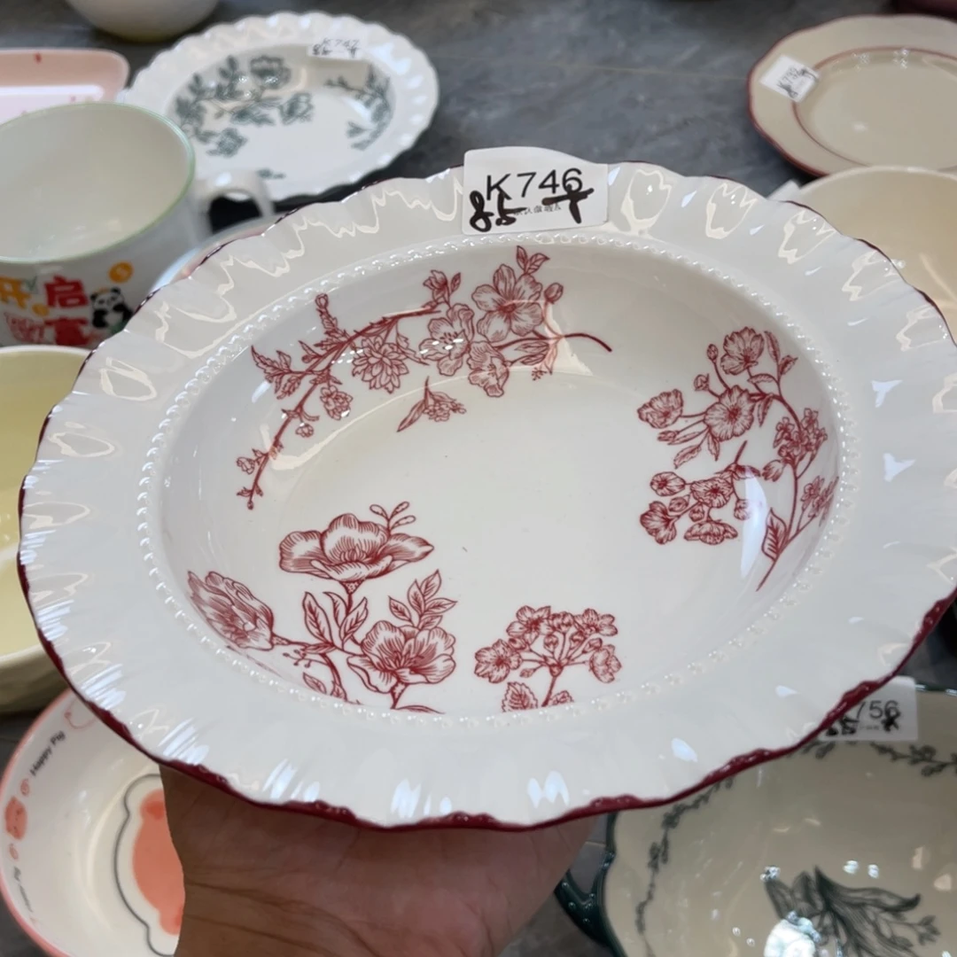 陶瓷微瑕餐具介意勿拍，满18飞！