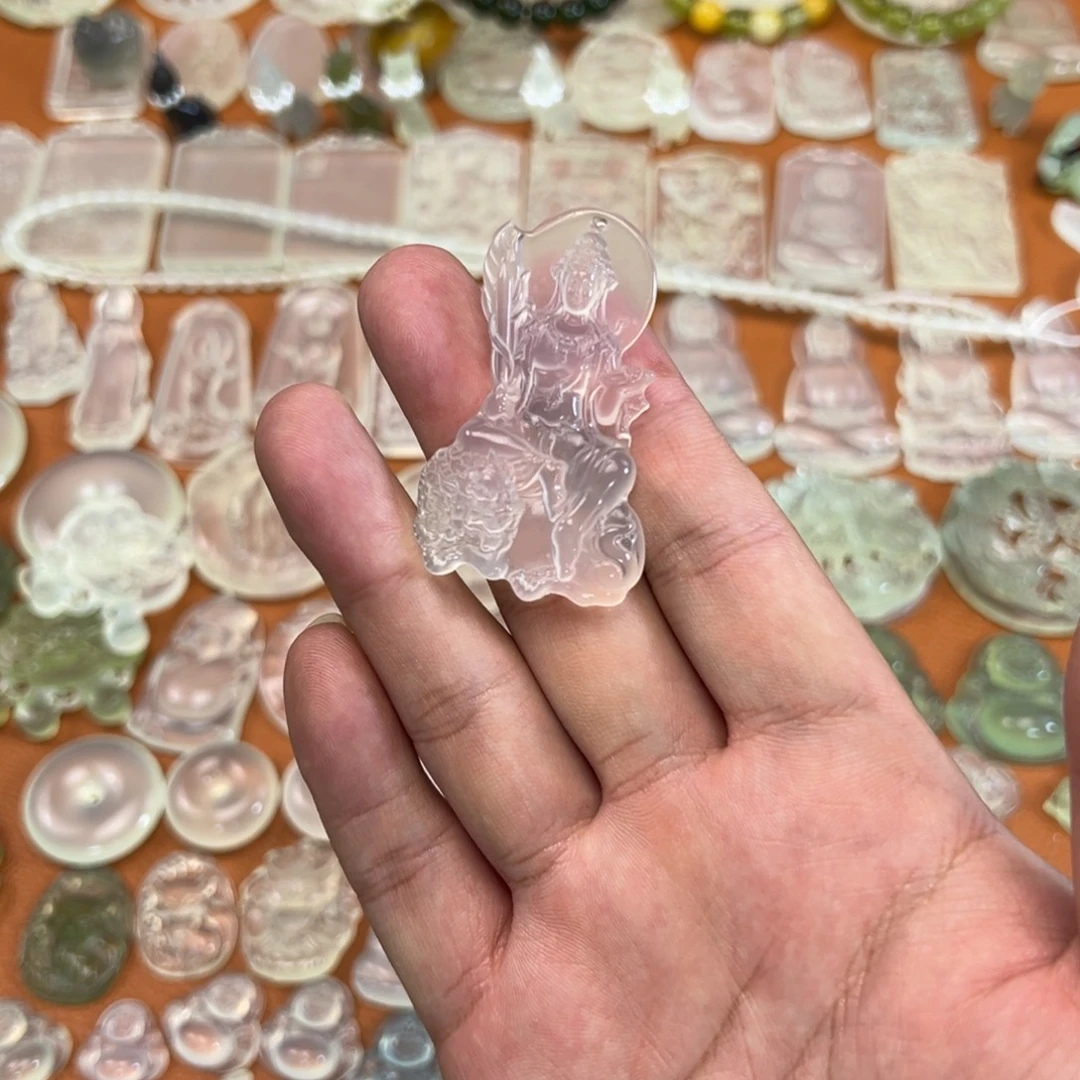 .***.蛇纹石玉未镶嵌颈饰