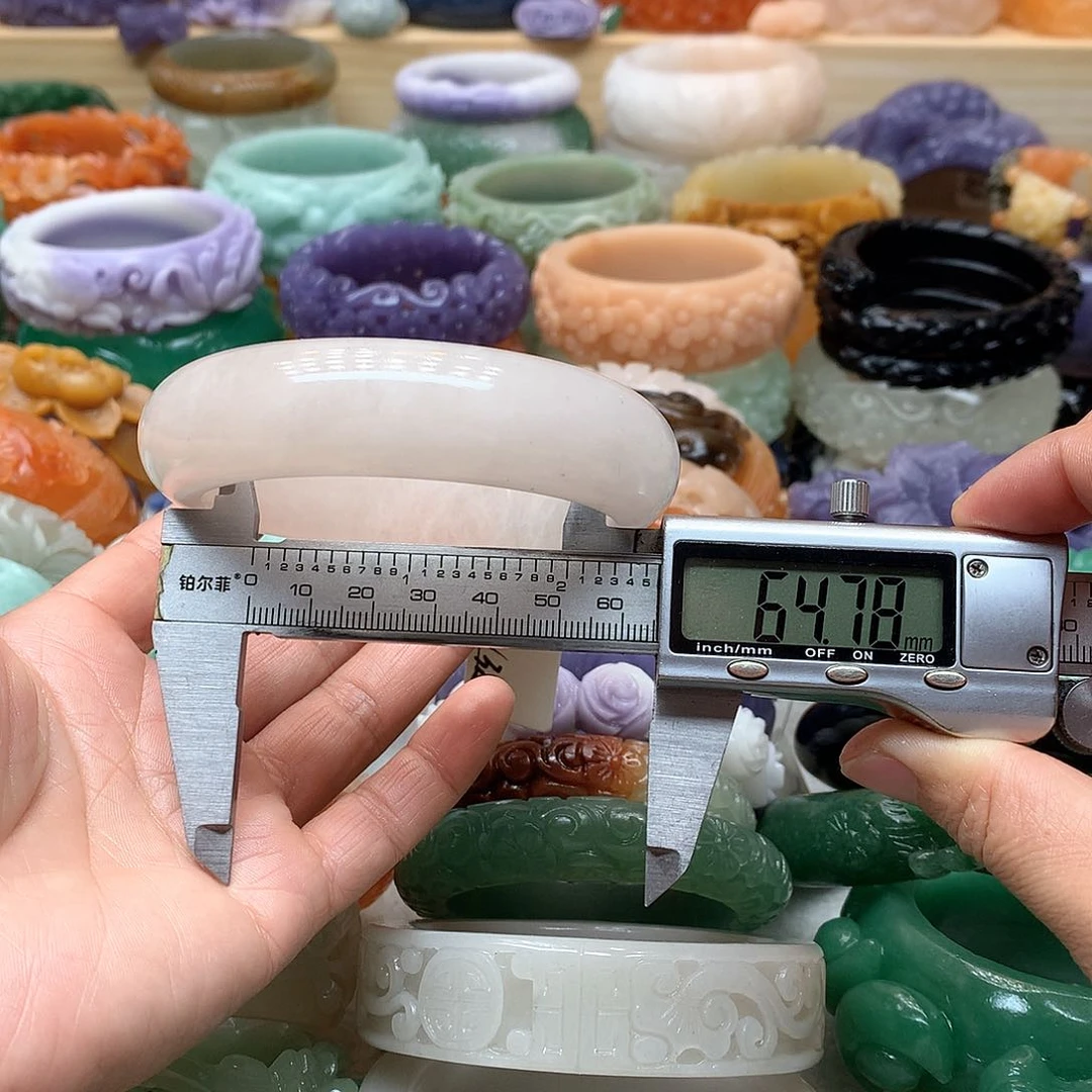 未镶嵌手镯石英质玉