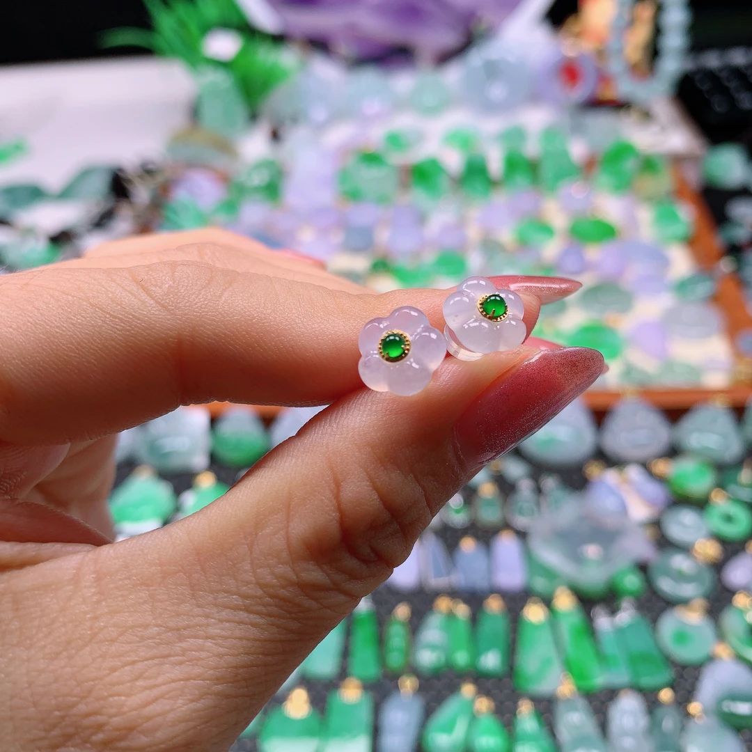 缅甸天然A货翡翠，冰种南瓜耳钉编号 28/730尺寸8.8-1.2